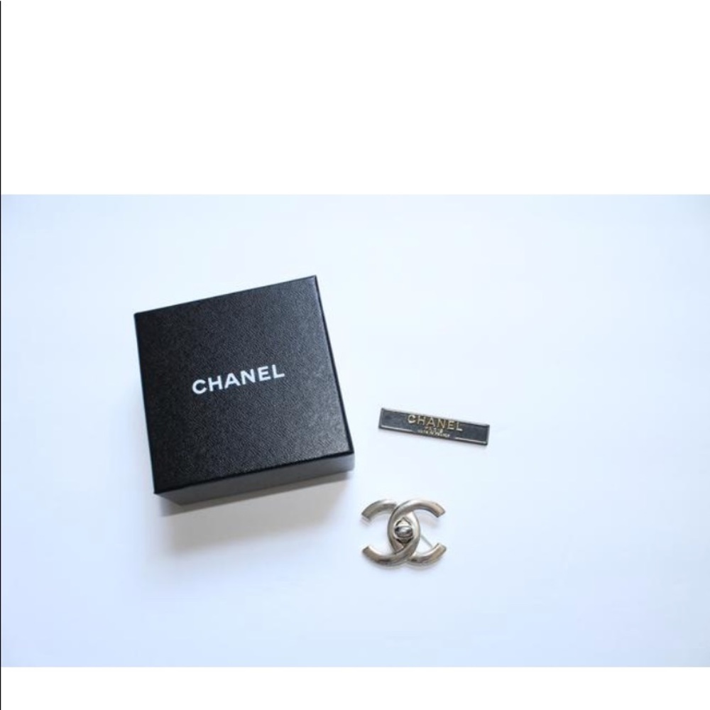 Authentic Chanel Timeless Turnlock CC Silver Pin - Picture 3 of 10